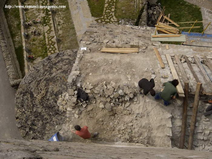 CABECERA SIN LA SOBRECUBIERTA, DESDE LA TORRE